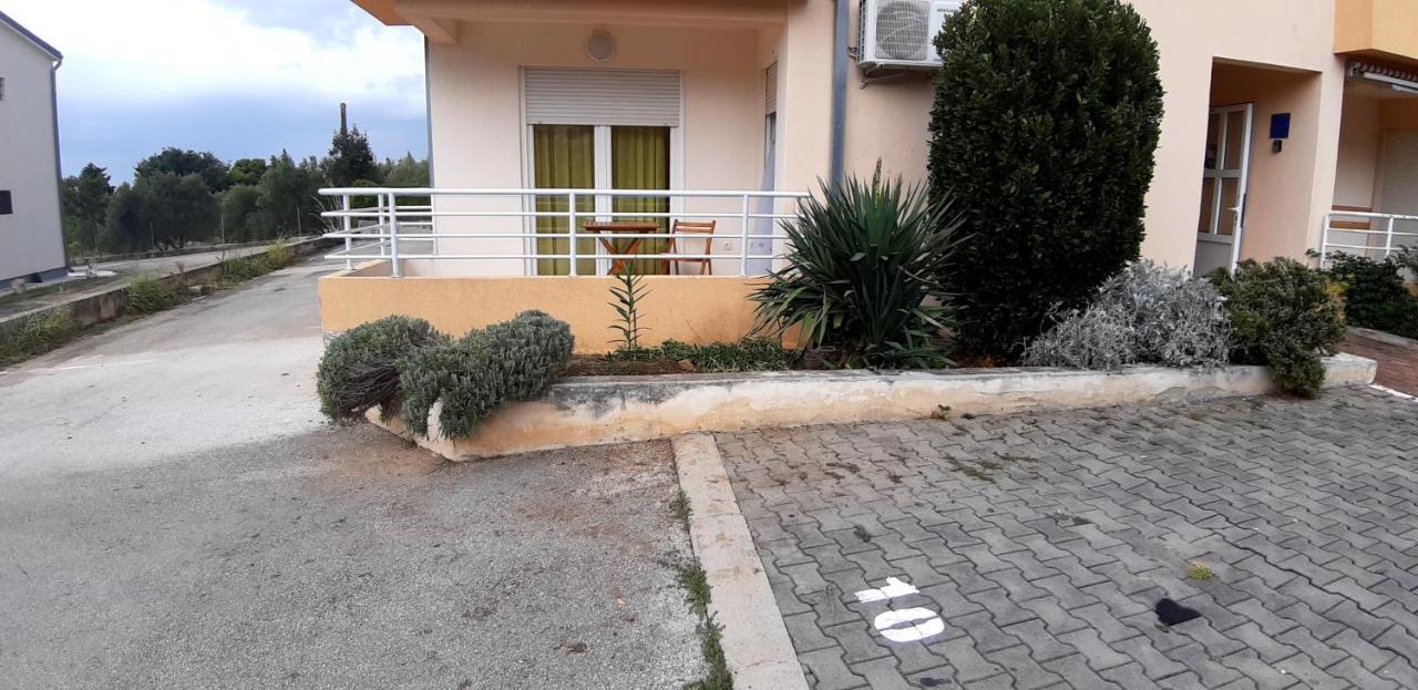 Marina Blue Appartement Starigrad Paklenica Buitenkant foto